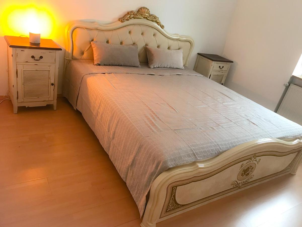 "Casa20200" 2 X Apartments Je 150Qm Fuer Business, Familien, Gruppen, Handwerker 15Min Von Berlin, Erdbeerhof, Outlet B5, 5Min Vom See Falkensee !! 2 Apartment Each 150Qm For Business , Families 15Min From Berlin!! Ngoại thất bức ảnh
