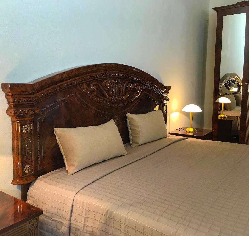 "Casa20200" 2 X Apartments Je 150Qm Fuer Business, Familien, Gruppen, Handwerker 15Min Von Berlin, Erdbeerhof, Outlet B5, 5Min Vom See Falkensee !! 2 Apartment Each 150Qm For Business , Families 15Min From Berlin!! Ngoại thất bức ảnh