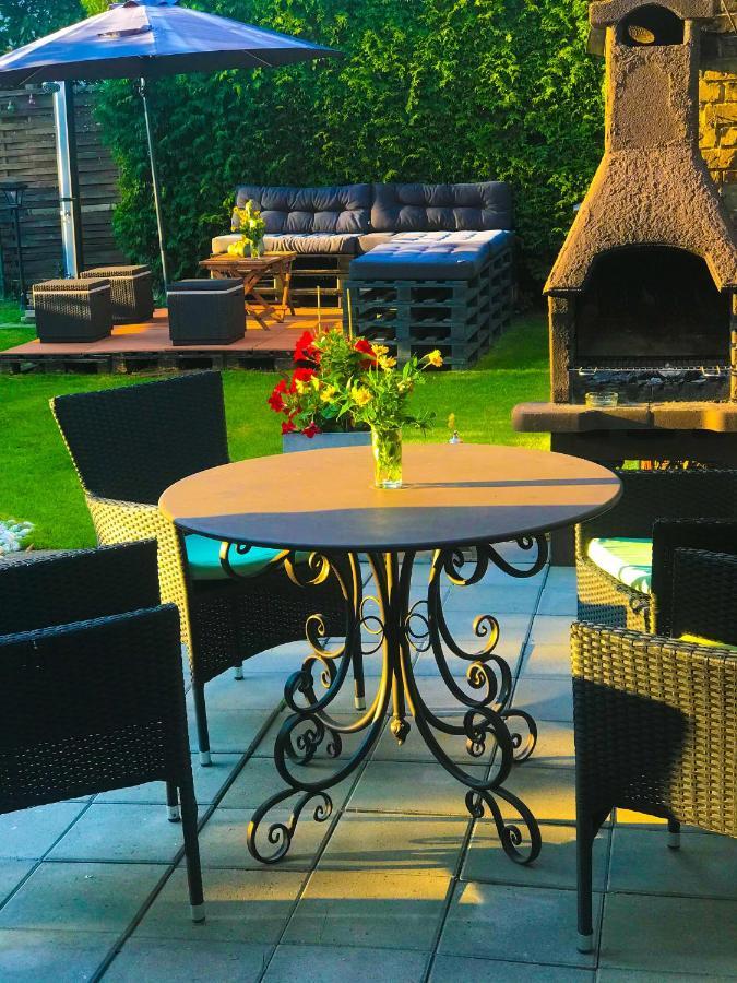 "Casa20200" 2 X Apartments Je 150Qm Fuer Business, Familien, Gruppen, Handwerker 15Min Von Berlin, Erdbeerhof, Outlet B5, 5Min Vom See Falkensee !! 2 Apartment Each 150Qm For Business , Families 15Min From Berlin!! Ngoại thất bức ảnh