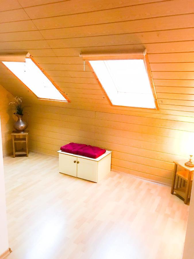 "Casa20200" 2 X Apartments Je 150Qm Fuer Business, Familien, Gruppen, Handwerker 15Min Von Berlin, Erdbeerhof, Outlet B5, 5Min Vom See Falkensee !! 2 Apartment Each 150Qm For Business , Families 15Min From Berlin!! Ngoại thất bức ảnh