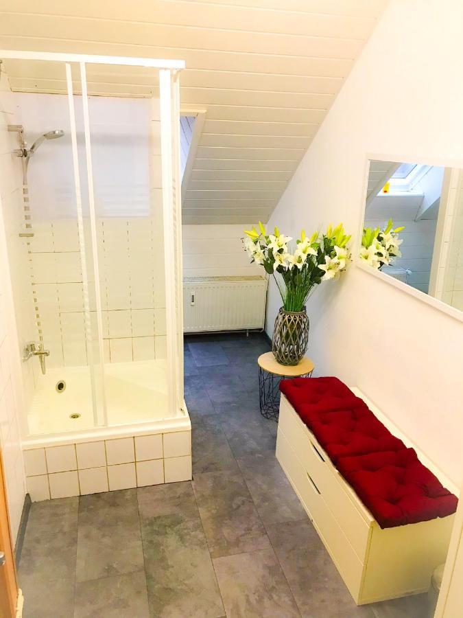 "Casa20200" 2 X Apartments Je 150Qm Fuer Business, Familien, Gruppen, Handwerker 15Min Von Berlin, Erdbeerhof, Outlet B5, 5Min Vom See Falkensee !! 2 Apartment Each 150Qm For Business , Families 15Min From Berlin!! Ngoại thất bức ảnh