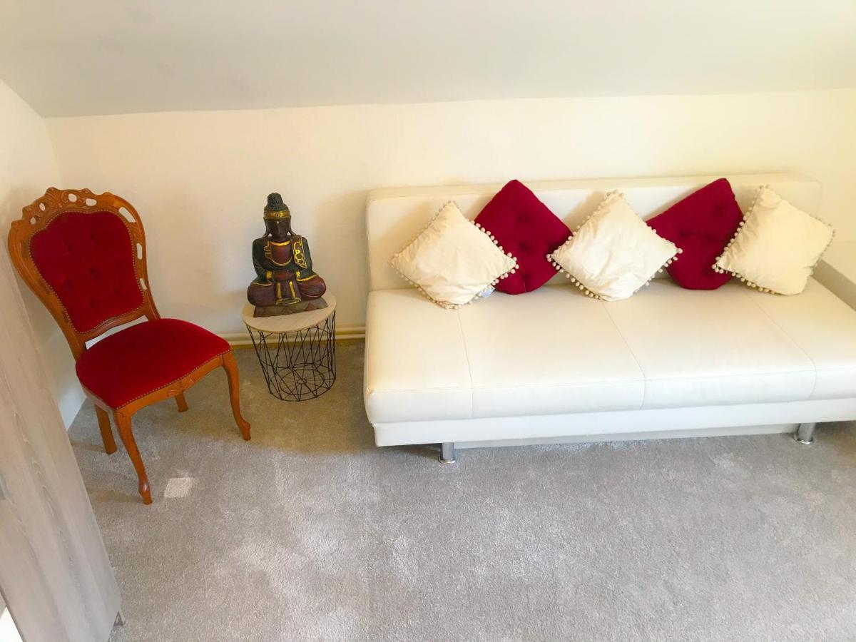 "Casa20200" 2 X Apartments Je 150Qm Fuer Business, Familien, Gruppen, Handwerker 15Min Von Berlin, Erdbeerhof, Outlet B5, 5Min Vom See Falkensee !! 2 Apartment Each 150Qm For Business , Families 15Min From Berlin!! Ngoại thất bức ảnh