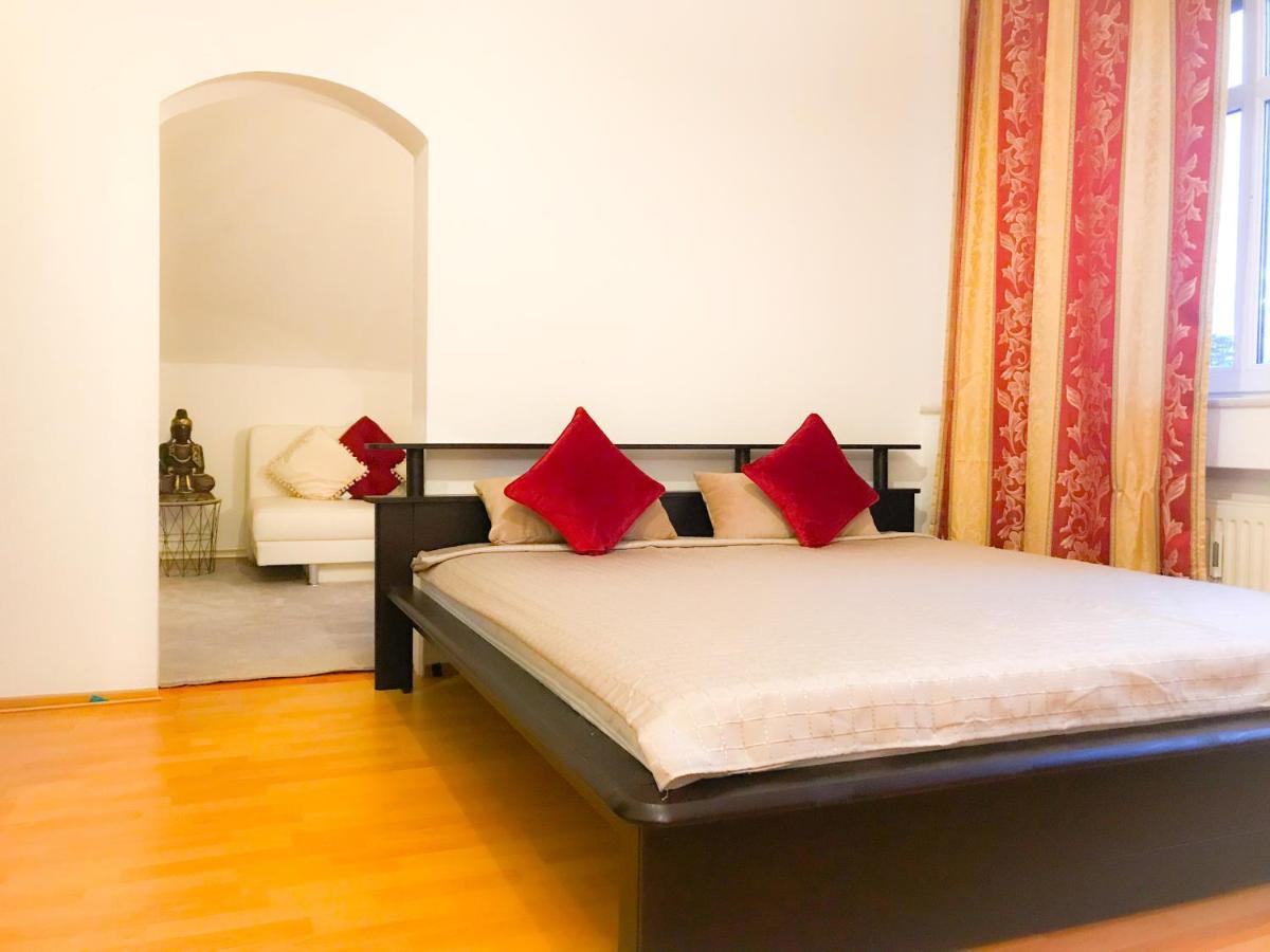 "Casa20200" 2 X Apartments Je 150Qm Fuer Business, Familien, Gruppen, Handwerker 15Min Von Berlin, Erdbeerhof, Outlet B5, 5Min Vom See Falkensee !! 2 Apartment Each 150Qm For Business , Families 15Min From Berlin!! Ngoại thất bức ảnh