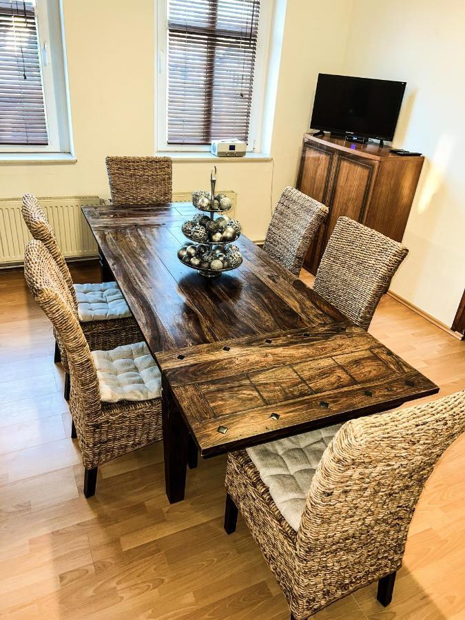 "Casa20200" 2 X Apartments Je 150Qm Fuer Business, Familien, Gruppen, Handwerker 15Min Von Berlin, Erdbeerhof, Outlet B5, 5Min Vom See Falkensee !! 2 Apartment Each 150Qm For Business , Families 15Min From Berlin!! Ngoại thất bức ảnh