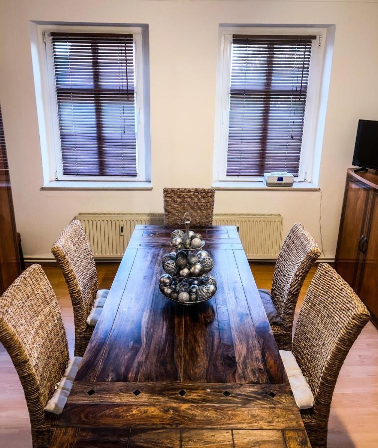 "Casa20200" 2 X Apartments Je 150Qm Fuer Business, Familien, Gruppen, Handwerker 15Min Von Berlin, Erdbeerhof, Outlet B5, 5Min Vom See Falkensee !! 2 Apartment Each 150Qm For Business , Families 15Min From Berlin!! Ngoại thất bức ảnh